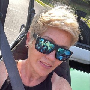 Meet your Posher, Misti